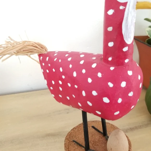 Lulu Herbert hand carved Navajo folk art chicken - Picture 5 of 6